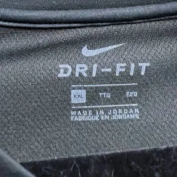 Nike Men's Black Short Sleeve Tee - Picture 9 of 9